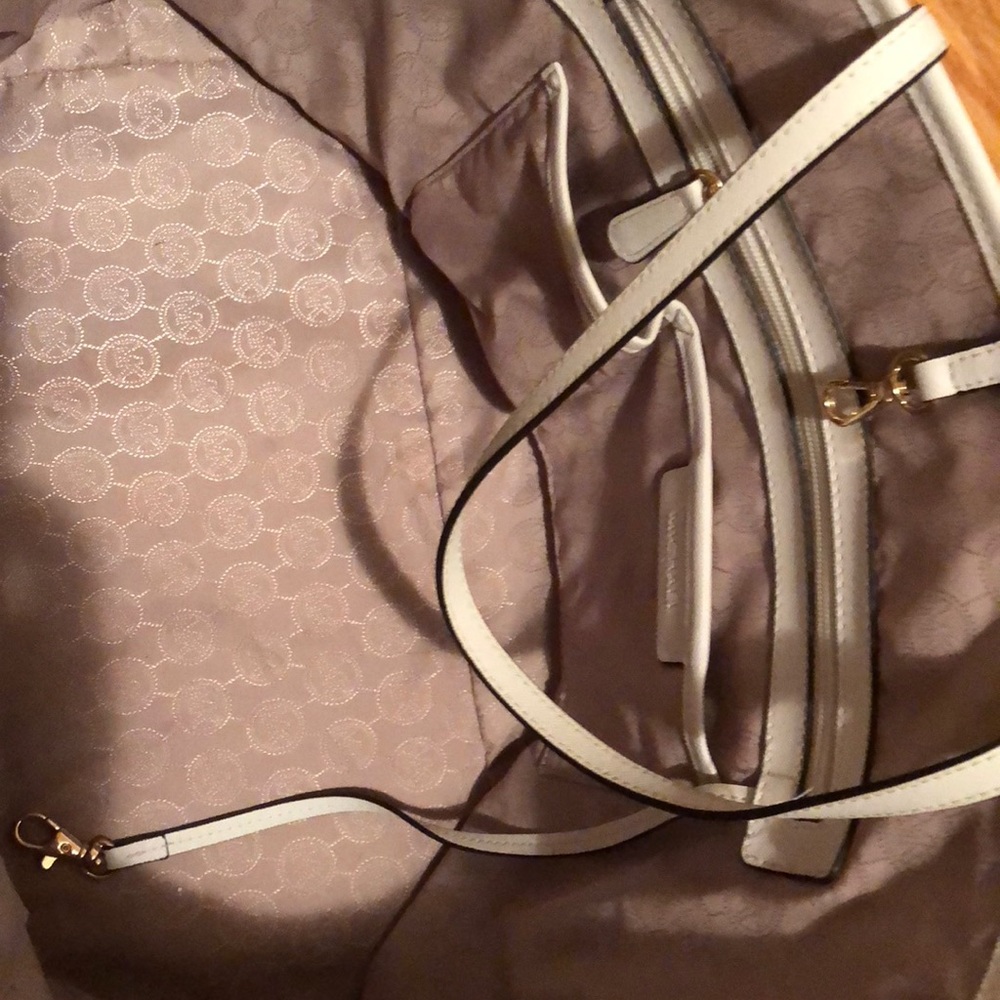 Mk Jet Set Large Tote - image 4